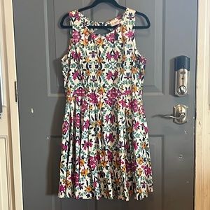 Women’s dress. Size 14.